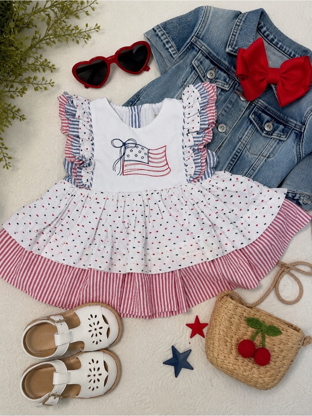 Southern Darlin Smocks American Flag Seersucker Swiss Dot Patriotic Dress 4T
Was
